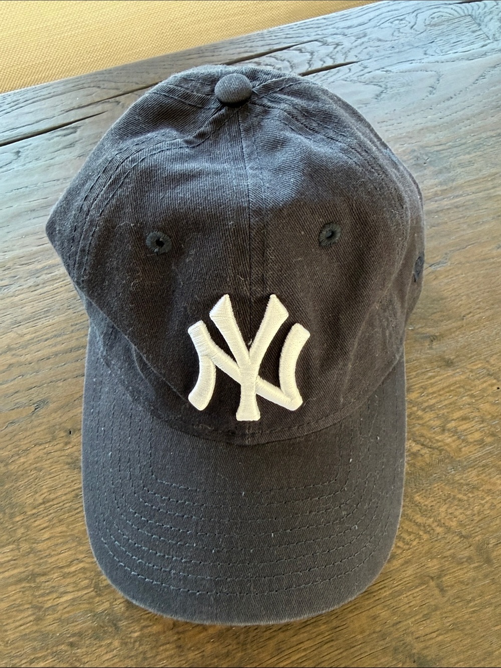 NWOT New Era Navy Blue 9TWENTY Women's Cap NY Yankees